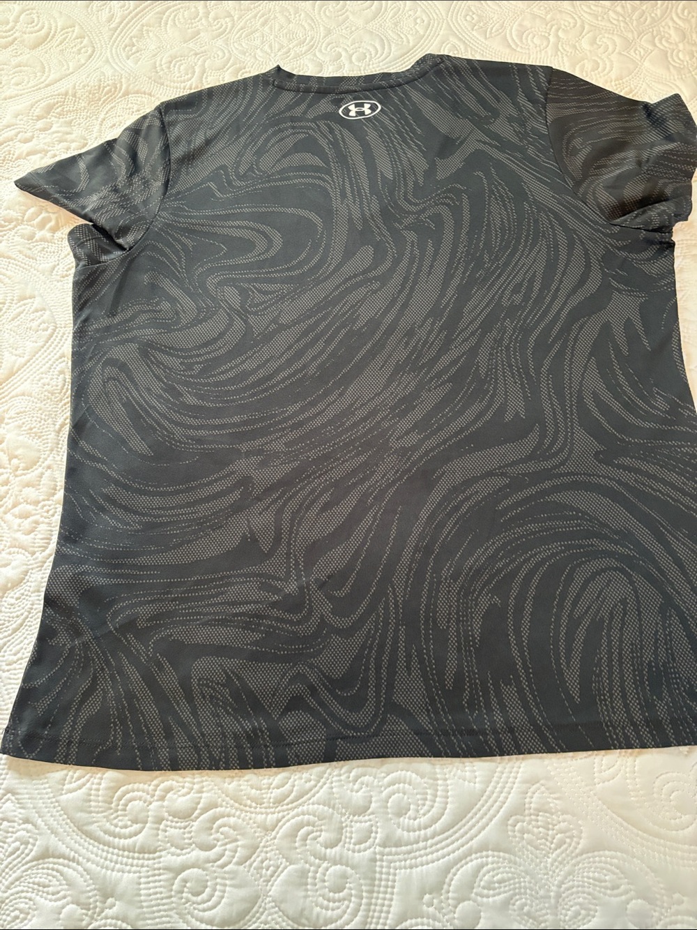 Under Armour Black Short-Sleeve V-Neck Performance Tee with Subtle Swirl Pattern - Picture 5 of 5
